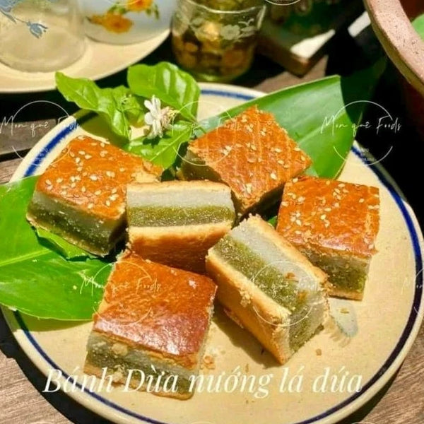 Bánh Coconut lá dứa nướng than hộp 400g