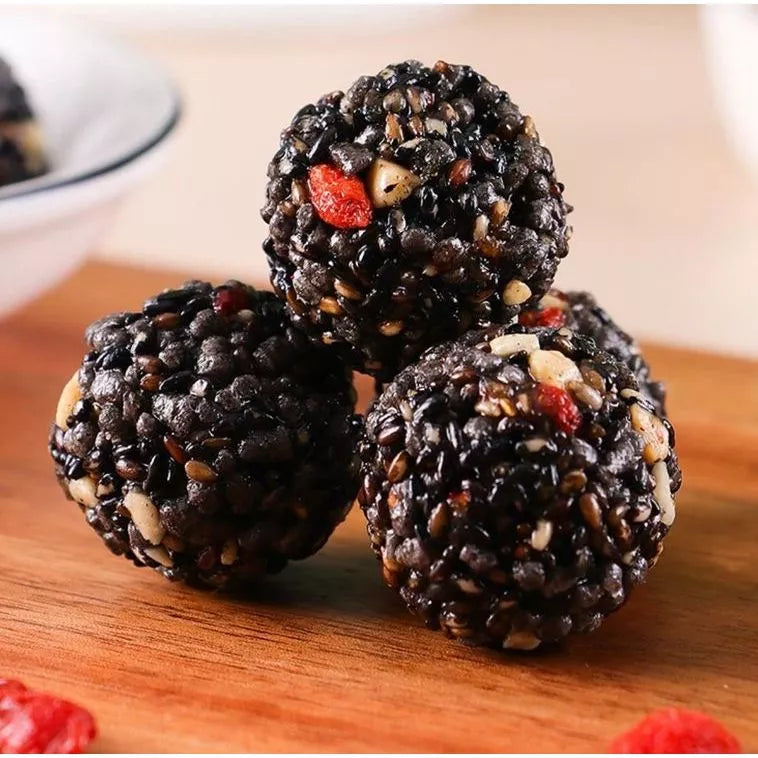 Bánh Mè Đen Dinh Dưỡng Siêu Hạt - Mè Đen, Táo Đỏ, Óc Chó, Kỷ Tử 500g